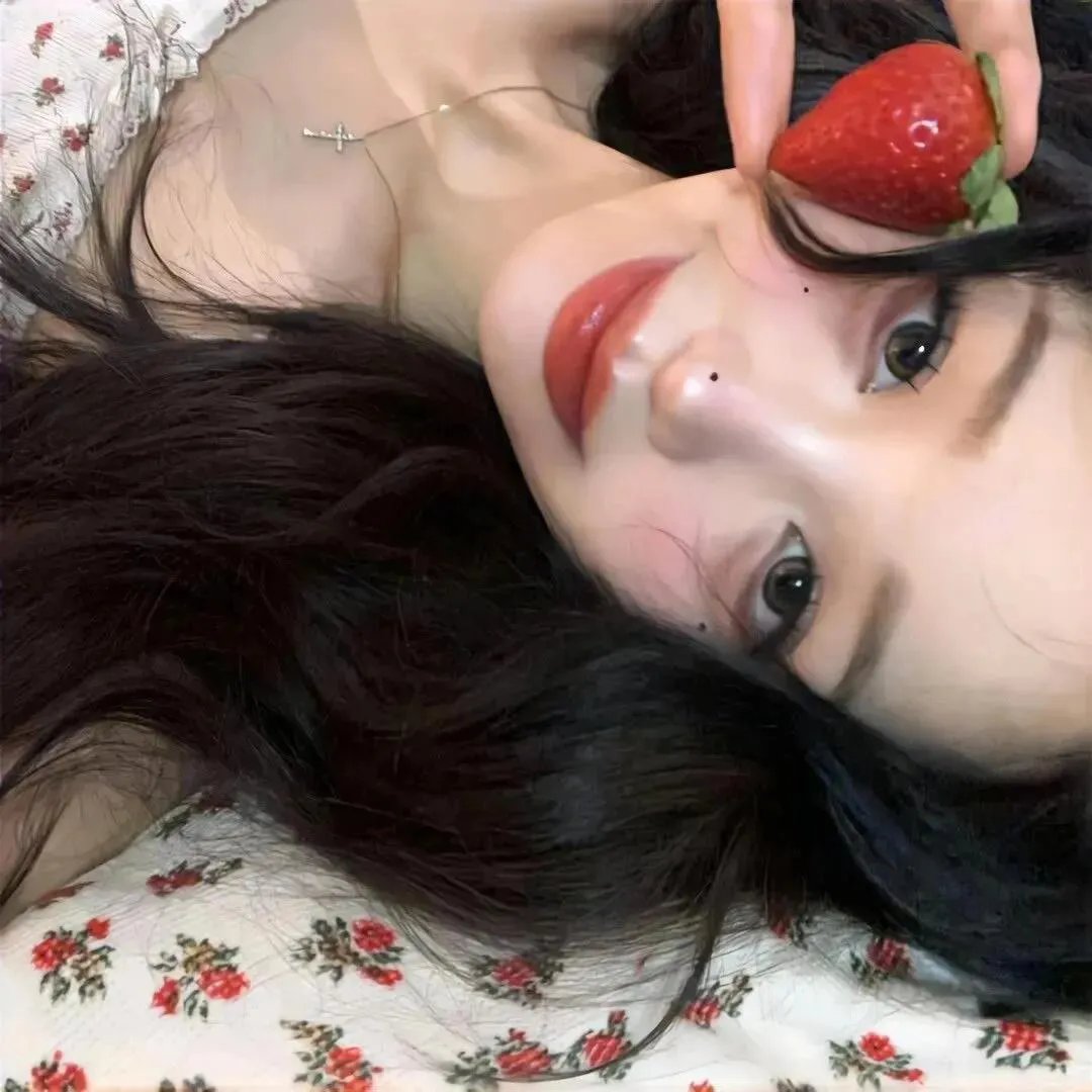 隔楼女孩:我们之间的层距